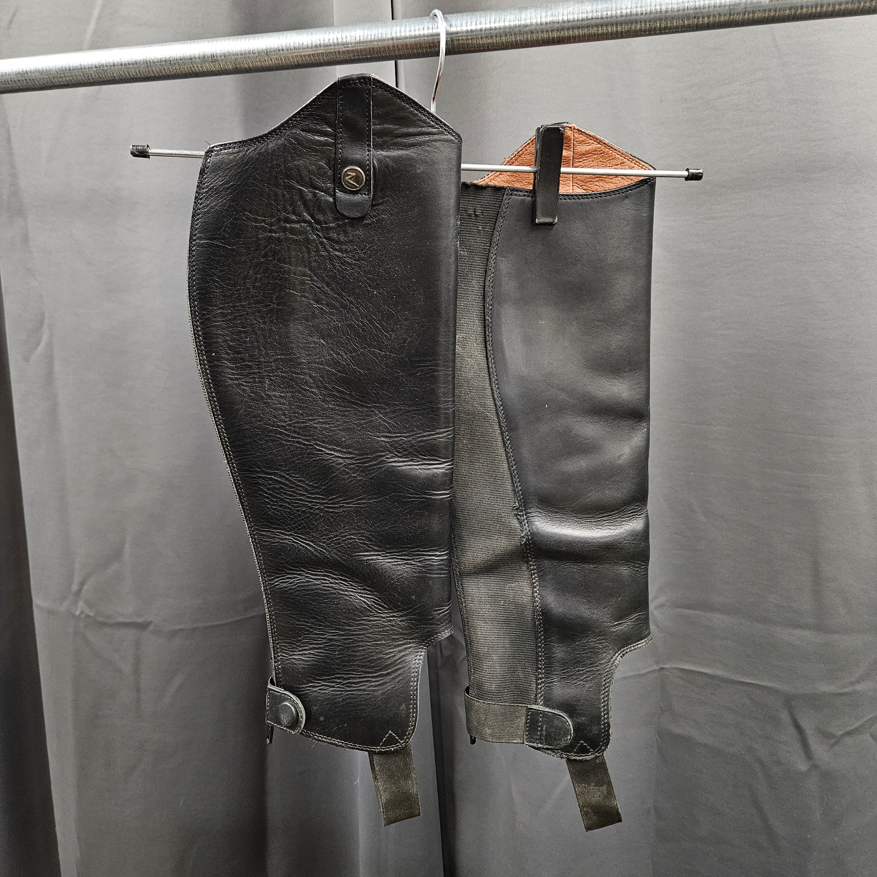 Chaps | S